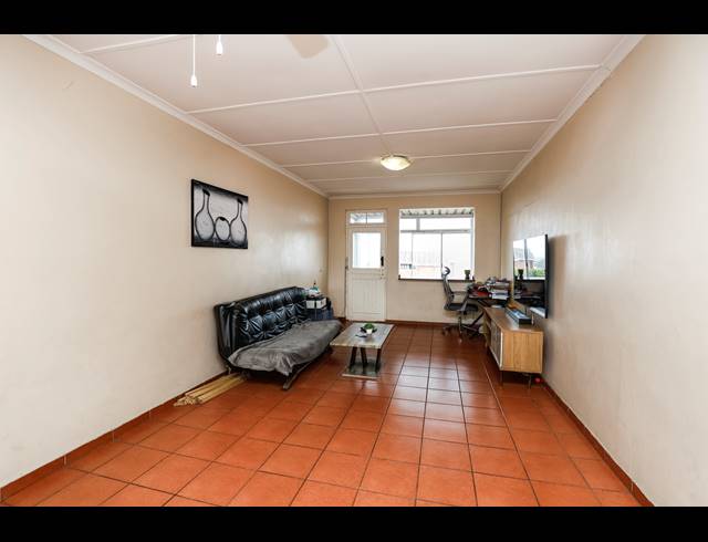 2 BEDROOM APARTMENT FOR SALE IN MORNINGSIDE